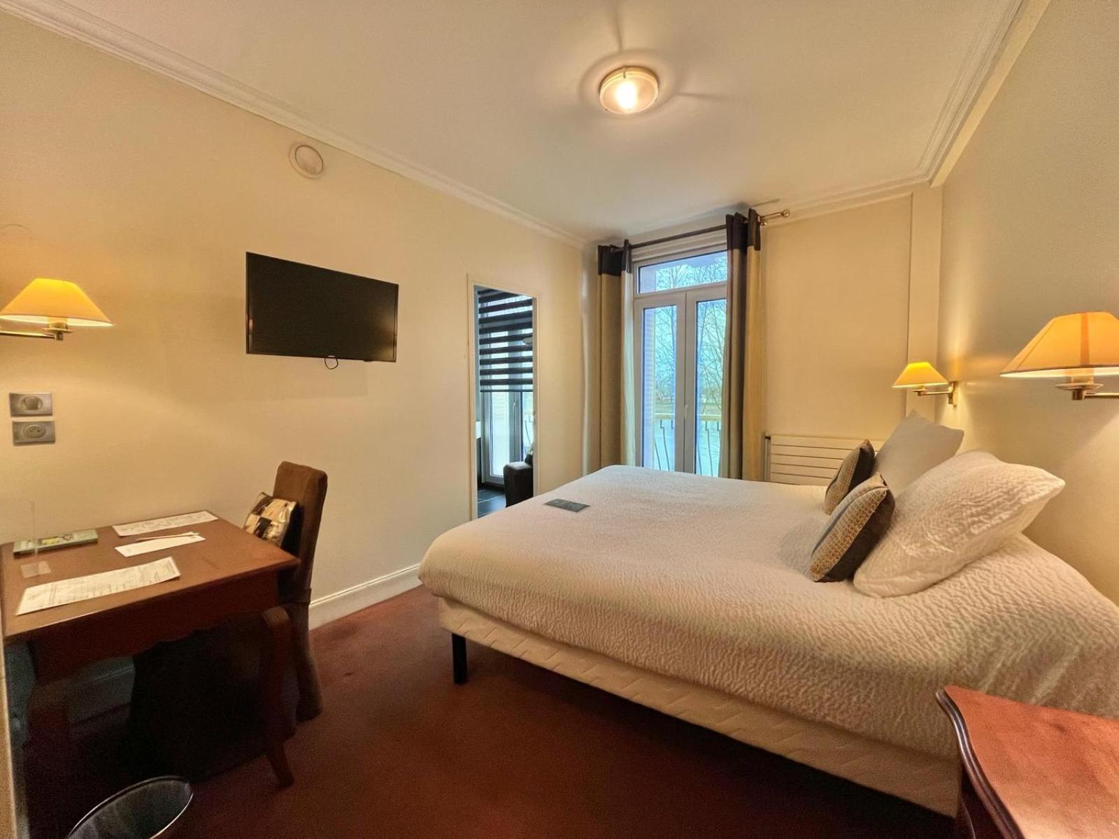 Logis Hotel Le Rivage Ж'єн Екстер'єр фото