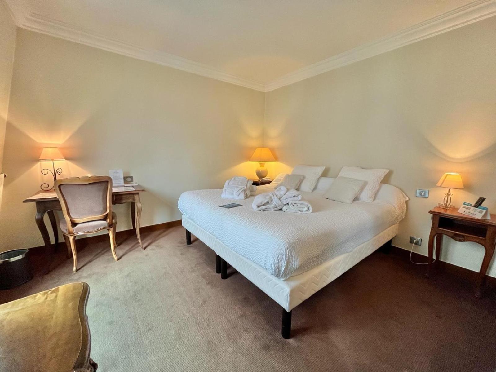Logis Hotel Le Rivage Ж'єн Екстер'єр фото