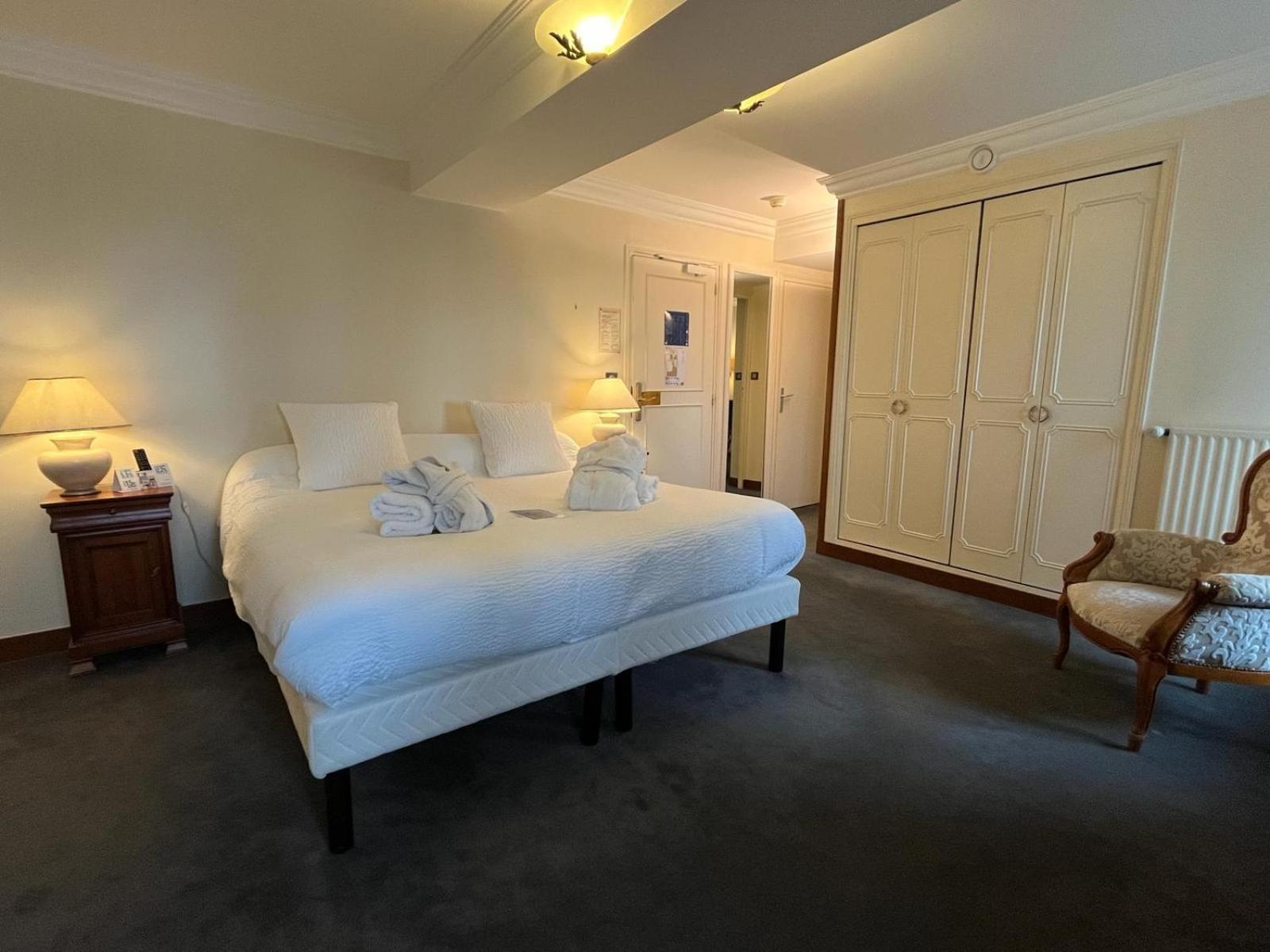 Logis Hotel Le Rivage Ж'єн Екстер'єр фото