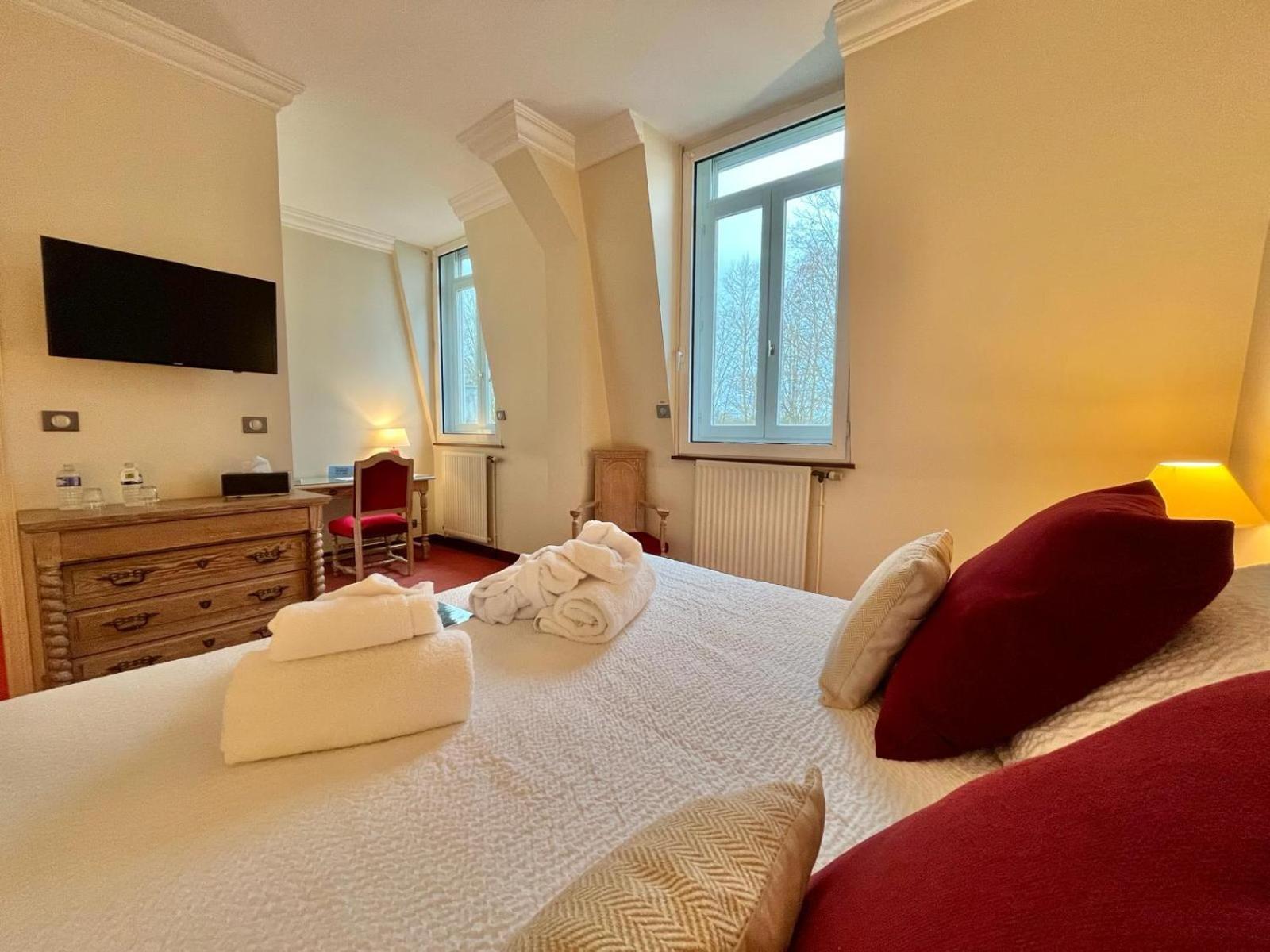 Logis Hotel Le Rivage Ж'єн Екстер'єр фото