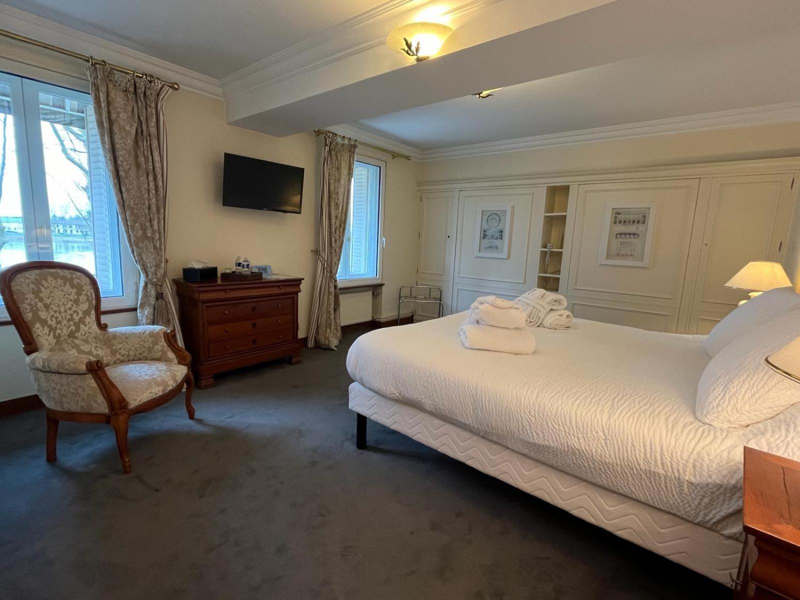 Logis Hotel Le Rivage Ж'єн Екстер'єр фото
