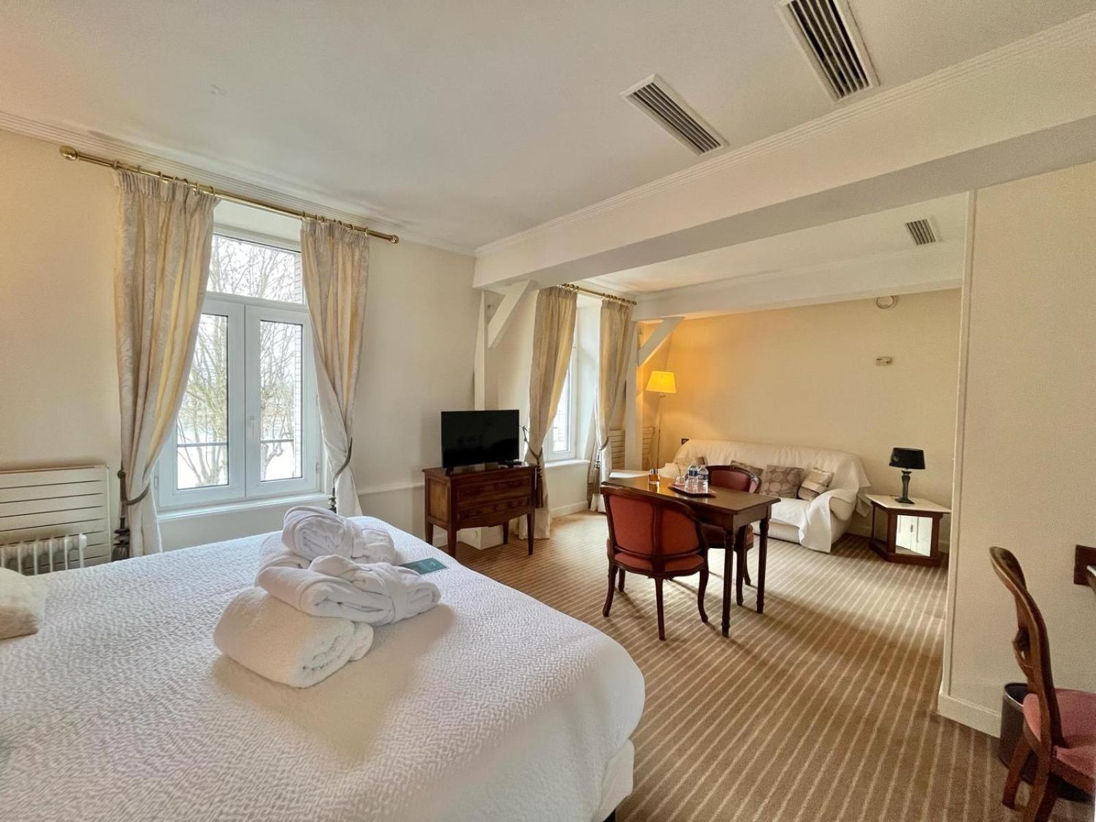 Logis Hotel Le Rivage Ж'єн Екстер'єр фото